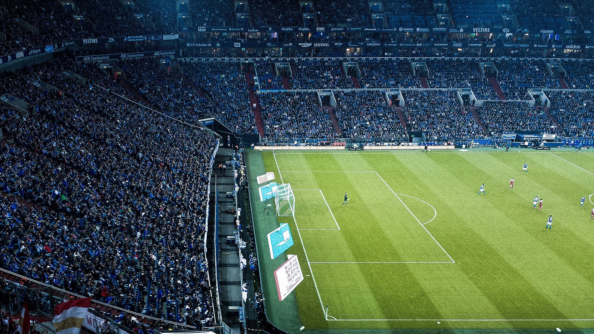 北非雄鹰折翼安菲尔德，当萨内爆发撕裂最后防线，利物浦用三叉戟击溃阿尔及利亚神话